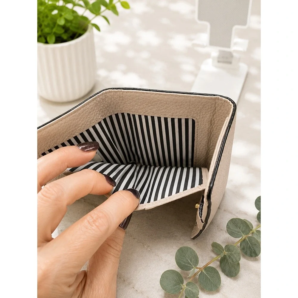 W281 Kate Spade Halo Wallet